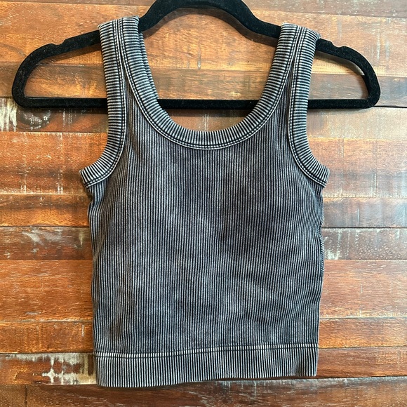 Zenana Women's Ribbed Crop Tank - Picture 1 of 3